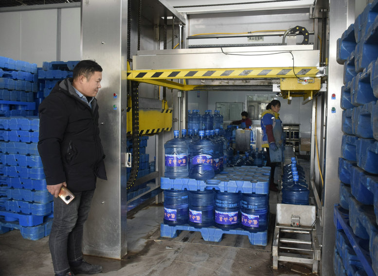 龍霄山泉——譽聲省外的高品質(zhì)飲用水 龍霄山泉——譽聲省外的高品質(zhì)飲用水